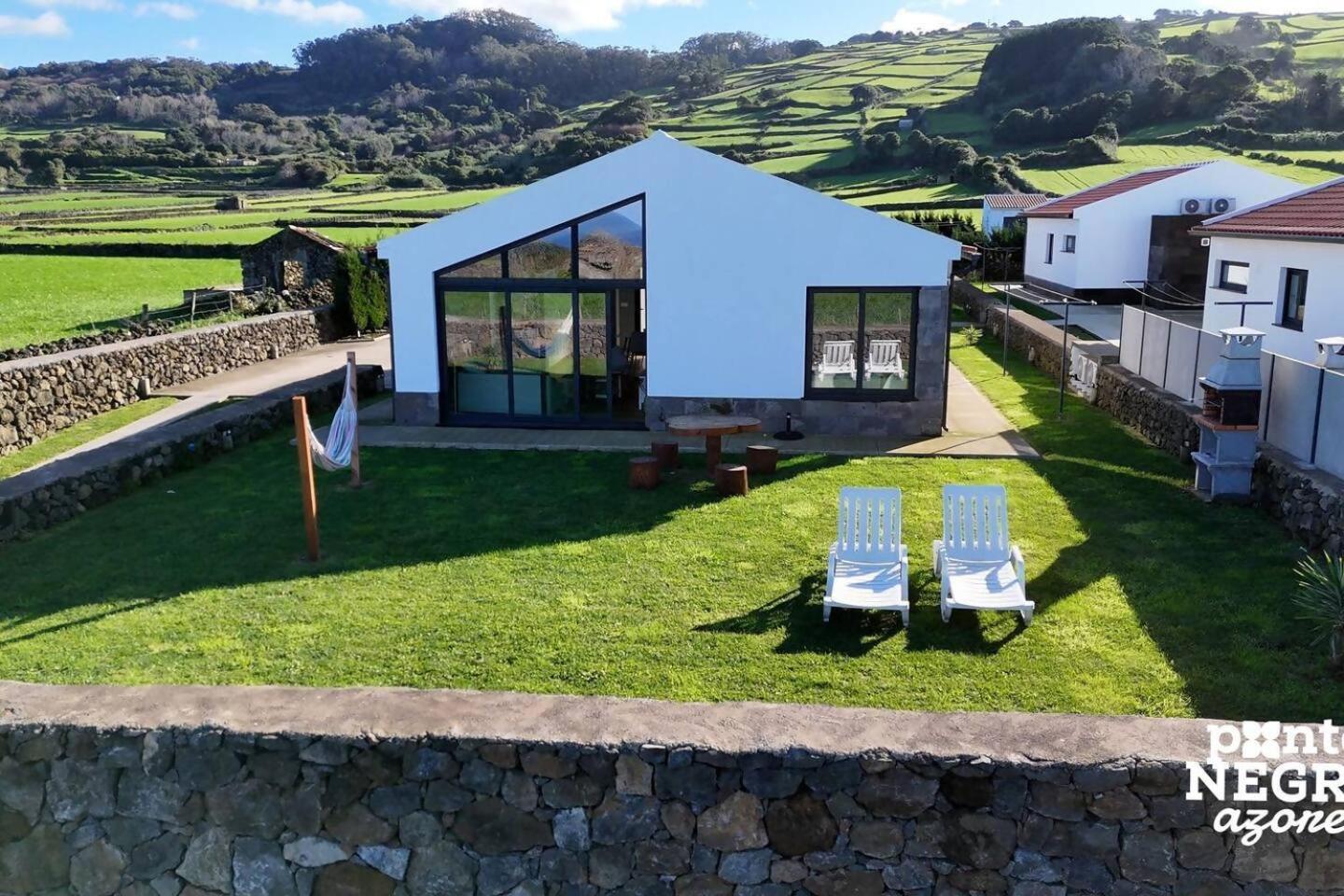 Beer House By Pontanegraazores Altares Exterior photo